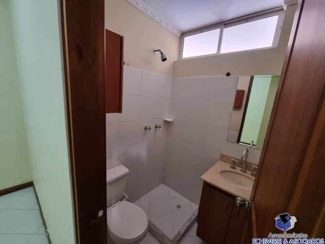 Casa de 3 alcobas en arriendo en El Poblado, Medellín, 338 m² · foto 24 de 24