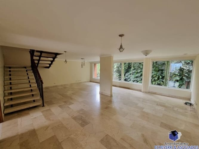 Casa de 3 alcobas en venta en El Poblado, Medellín, 338 m² · foto 6 de 24