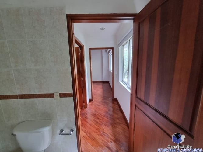 Casa de 3 alcobas en venta en El Poblado, Medellín, 338 m² · foto 9 de 24