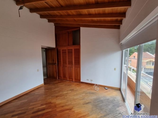 Casa de 3 alcobas en venta en El Poblado, Medellín, 338 m² · foto 16 de 24