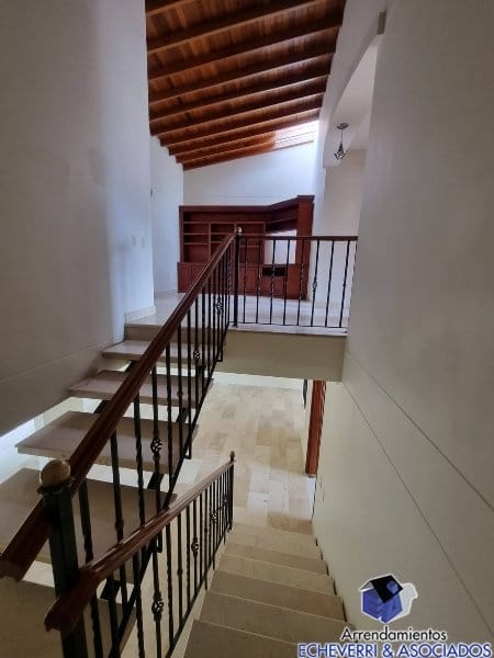 Casa de 3 alcobas en venta en El Poblado, Medellín, 338 m² · foto 20 de 24