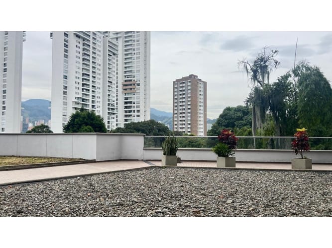 Apartamento de 3 alcobas en venta en Caqueta, La Estrella, 86 m² · foto 2 de 24
