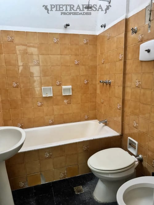 Casa en alquiler, 4 dormitorios, 3 baños, patio, garaje. Carrasco. · Foto 8