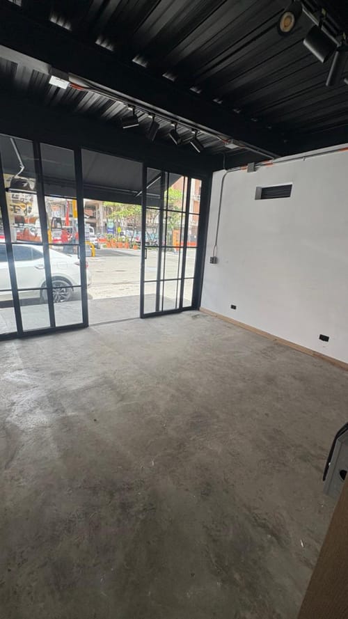 Local en arriendo en Lorena, Medellín, 19 m² · foto 2 de 5