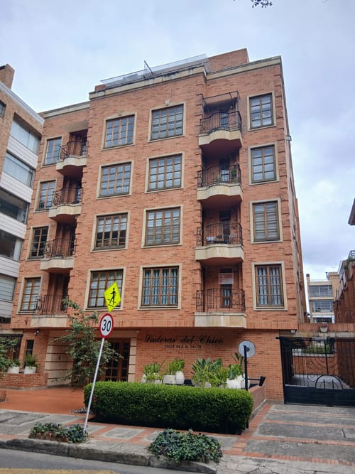 Apartamento de 3 alcobas en venta en Chico Norte, Bogotá, 112 m² · foto 12 de 12