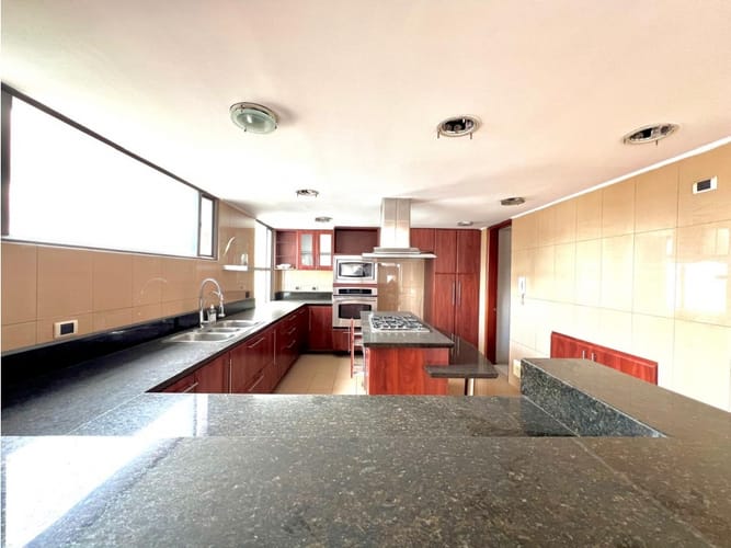 Apartamento de 5 alcobas en venta en Santa Barbara, Bogotá, 384 m² · foto 6 de 24