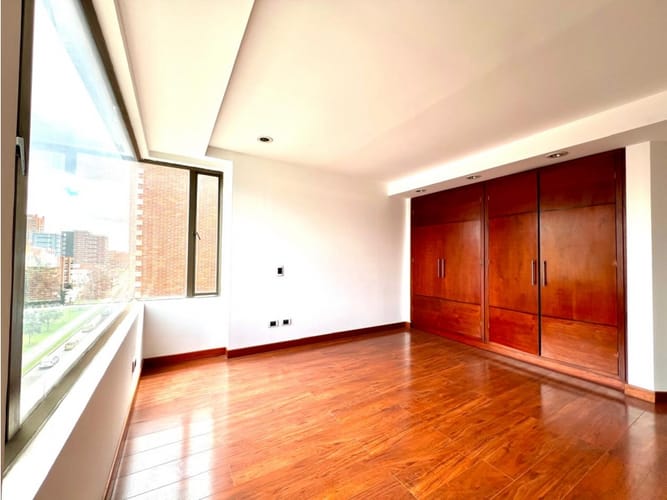 Apartamento de 5 alcobas en venta en Santa Barbara, Bogotá, 384 m² · foto 14 de 24