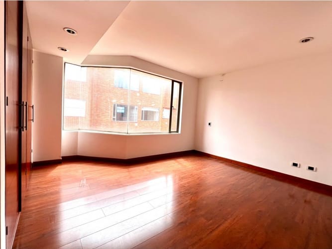 Apartamento de 5 alcobas en venta en Santa Barbara, Bogotá, 384 m² · foto 15 de 24