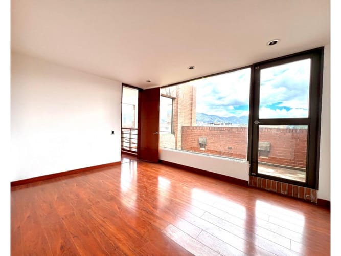 Apartamento de 5 alcobas en arriendo en Santa Barbara, Bogotá, 384 m² · foto 20 de 24