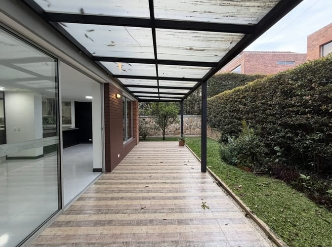 Casa de 4 alcobas en arriendo en La Chinca, La Estrella, 170 m² · foto 2 de 24