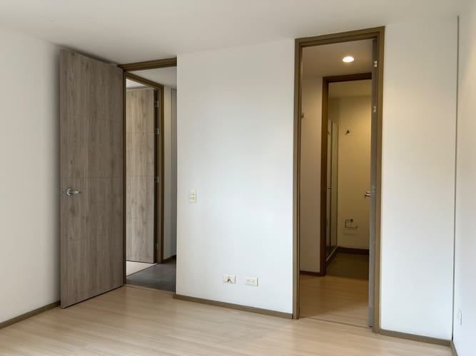 Apartamento de 2 alcobas en venta en Loma Del Chocho, Envigado, 77 m² · foto 9 de 19