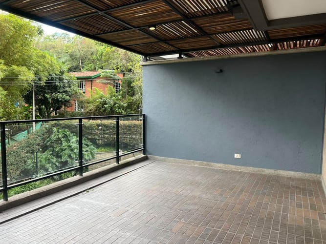 Apartamento de 2 alcobas en venta en Loma Del Chocho, Envigado, 77 m² · foto 18 de 19