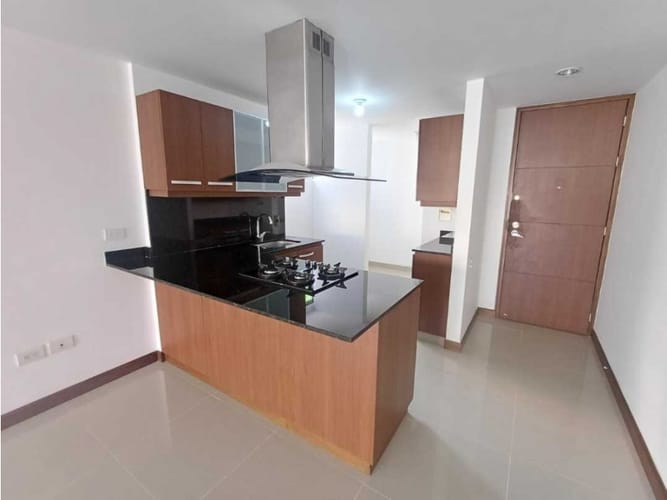 Apartamento de 3 alcobas en arriendo en Cumbres, Envigado, 95 m² · foto 3 de 18