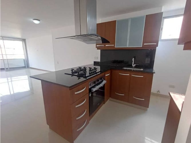 Apartamento de 3 alcobas en arriendo en Cumbres, Envigado, 95 m² · foto 4 de 18