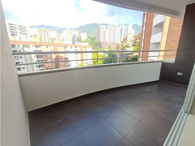 Apartamento de 3 alcobas en arriendo en Cumbres, Envigado, 95 m² · foto 5 de 18