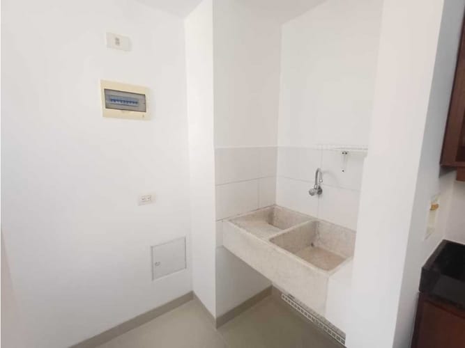 Apartamento de 3 alcobas en arriendo en Cumbres, Envigado, 95 m² · foto 9 de 18