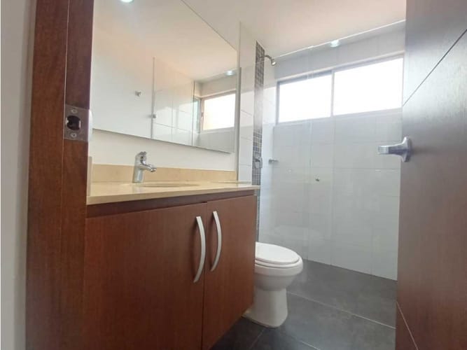 Apartamento de 3 alcobas en arriendo en Cumbres, Envigado, 95 m² · foto 12 de 18