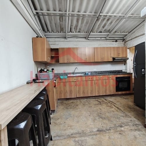 Casa de 9 alcobas en venta en Belén Rincón, Medellín, 257 m² · foto 11 de 18