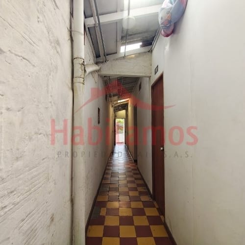 Casa de 9 alcobas en venta en Belén Rincón, Medellín, 257 m² · foto 13 de 18