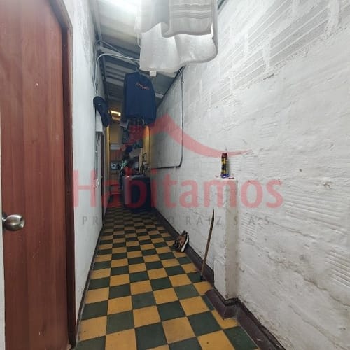Casa de 9 alcobas en venta en Belén Rincón, Medellín, 257 m² · foto 14 de 18