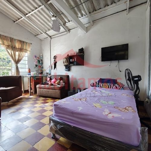 Casa de 9 alcobas en venta en Belén Rincón, Medellín, 257 m² · foto 16 de 18