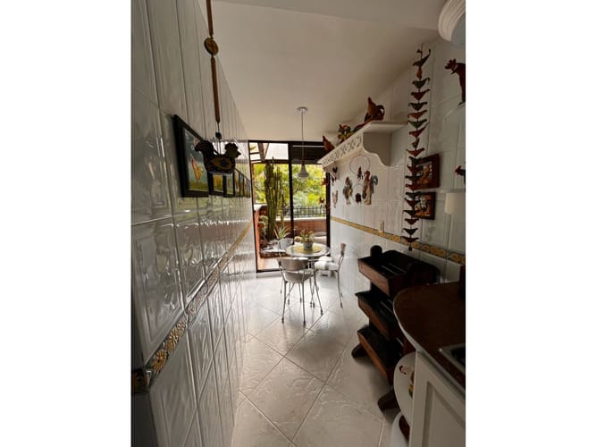 Apartamento de 3 alcobas en venta en Vizcaya, Medellín, 188 m² · foto 8 de 24