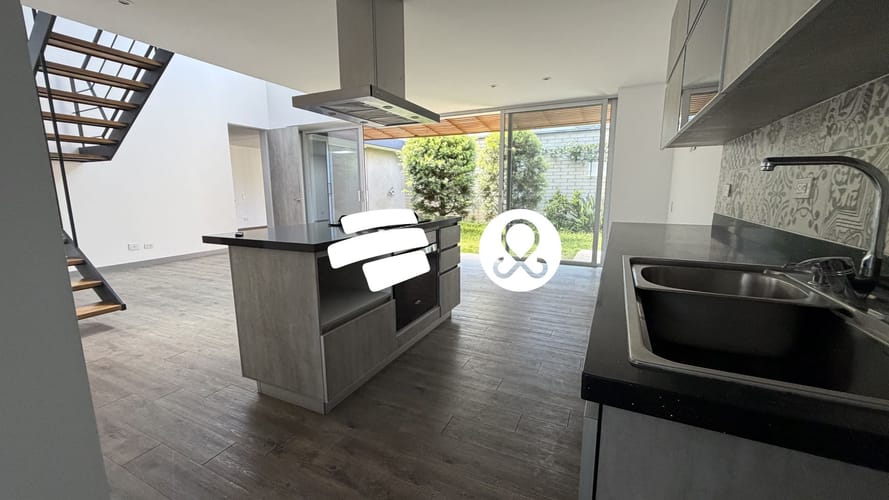 Casa de 4 alcobas en venta en Santa Ana, Rionegro, 163 m² · foto 2 de 9