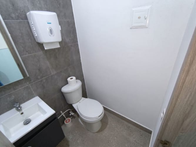 Oficina en arriendo en Manga, Cartagena, 59 m² · foto 4 de 5