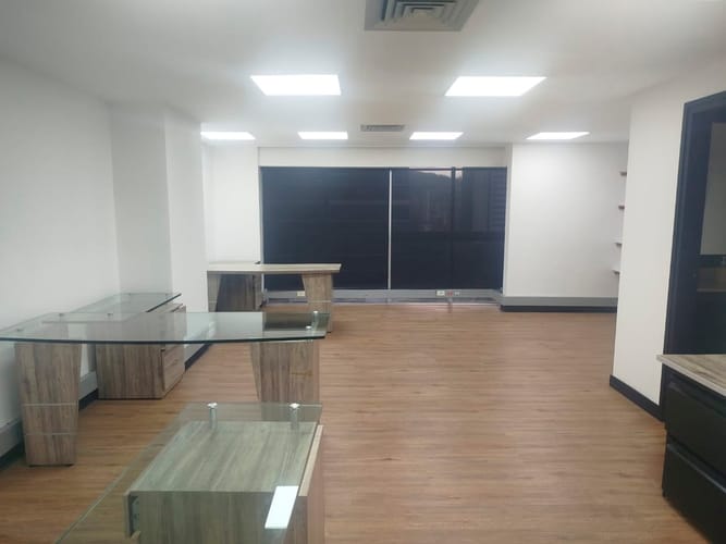 Oficina en arriendo en El Poblado, Medellín, 65 m² · foto 10 de 15