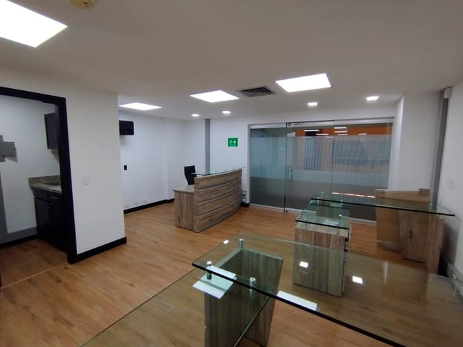 Oficina en arriendo en El Poblado, Medellín, 65 m² · foto 13 de 15