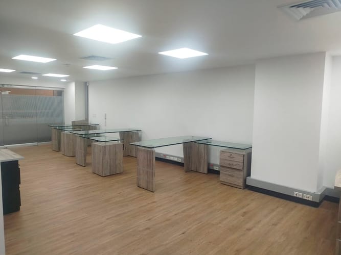 Oficina en arriendo en El Poblado, Medellín, 65 m² · foto 5 de 15