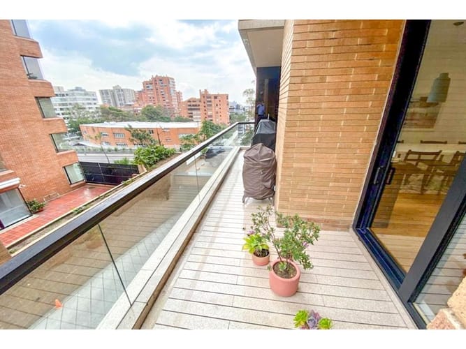 Apartamento de 2 alcobas en arriendo en El Refugio, Bogotá, 169 m² · foto 5 de 13