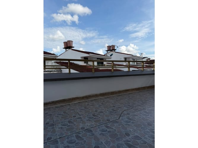 Casa de 3 alcobas en venta en Cr Sindamanoi Et Ii, Villavicencio, 160 m² · foto 2 de 24