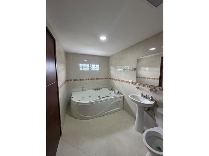 Casa de 3 alcobas en venta en Cr Sindamanoi Et Ii, Villavicencio, 160 m² · foto 20 de 24