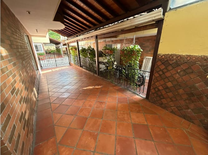 Casa de 6 alcobas en arriendo en Anillo Vial, Floridablanca, 205 m² · foto 5 de 24