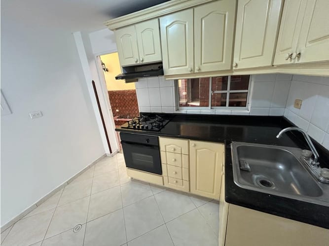 Casa de 6 alcobas en arriendo en Anillo Vial, Floridablanca, 205 m² · foto 8 de 24