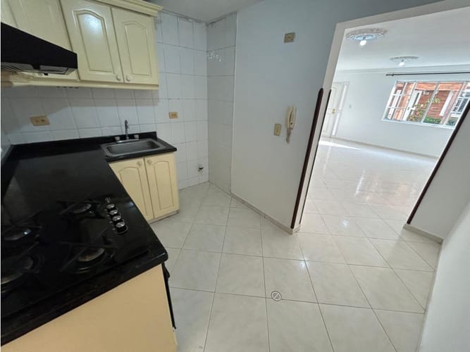 Casa de 6 alcobas en arriendo en Anillo Vial, Floridablanca, 205 m² · foto 9 de 24
