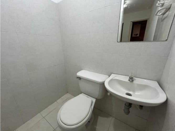 Casa de 6 alcobas en arriendo en Anillo Vial, Floridablanca, 205 m² · foto 11 de 24