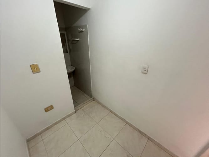 Casa de 6 alcobas en arriendo en Anillo Vial, Floridablanca, 205 m² · foto 12 de 24