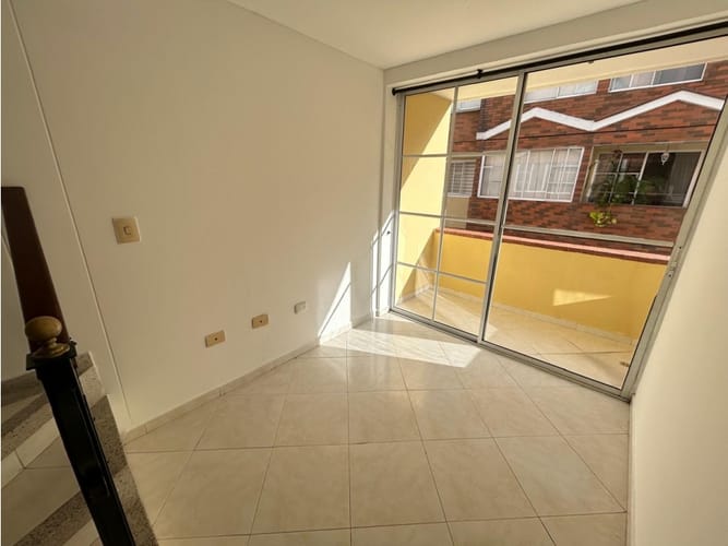 Casa de 6 alcobas en arriendo en Anillo Vial, Floridablanca, 205 m² · foto 15 de 24