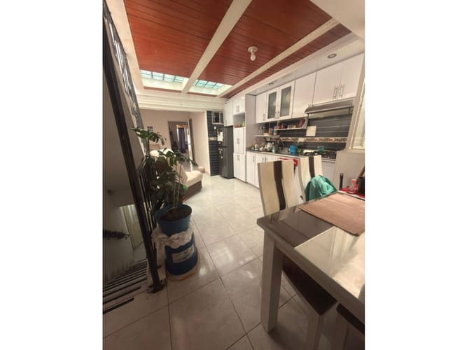 Casa de 6 alcobas en venta en Villas De Granada, Bogotá, 152 m² · foto 4 de 18