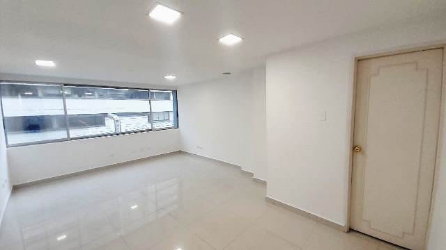 Consultorio en venta en Santa Monica, Cali, 31 m² · foto 2 de 15