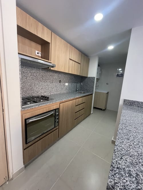 Apartamento de 3 alcobas en arriendo en Cuatro Esquinas, Rionegro, 76 m² · foto 2 de 14