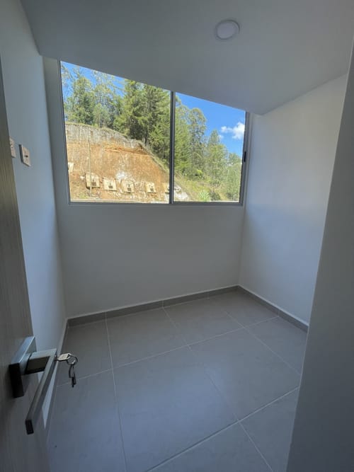 Apartamento de 3 alcobas en arriendo en Cuatro Esquinas, Rionegro, 76 m² · foto 9 de 14