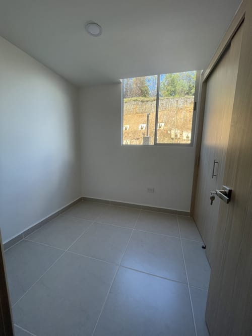 Apartamento de 3 alcobas en arriendo en Cuatro Esquinas, Rionegro, 76 m² · foto 11 de 14