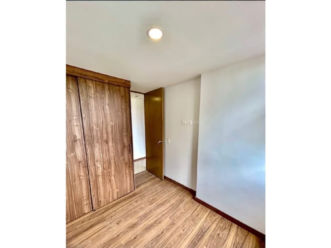 Apartamento de 3 alcobas en venta en Loma De Los Bernal, Rionegro, 84 m² · foto 8 de 14