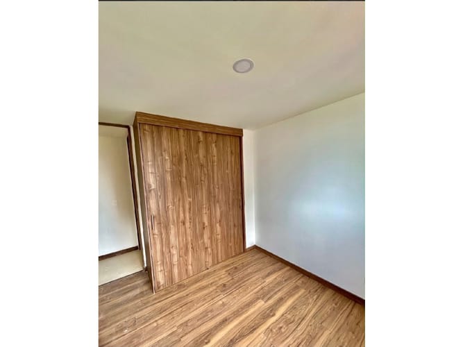 Apartamento de 3 alcobas en venta en Loma De Los Bernal, Rionegro, 84 m² · foto 10 de 14