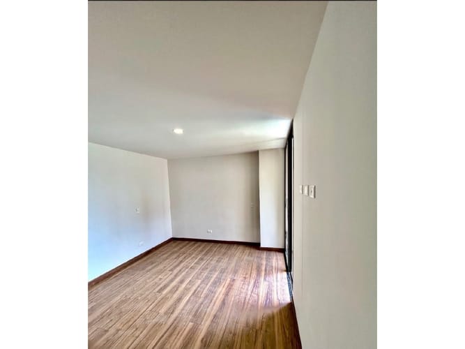 Apartamento de 3 alcobas en venta en Loma De Los Bernal, Rionegro, 84 m² · foto 11 de 14