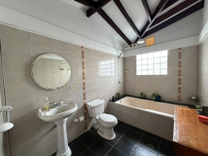 Casa de 6 alcobas en arriendo en Morelia, Pereira · foto 16 de 20