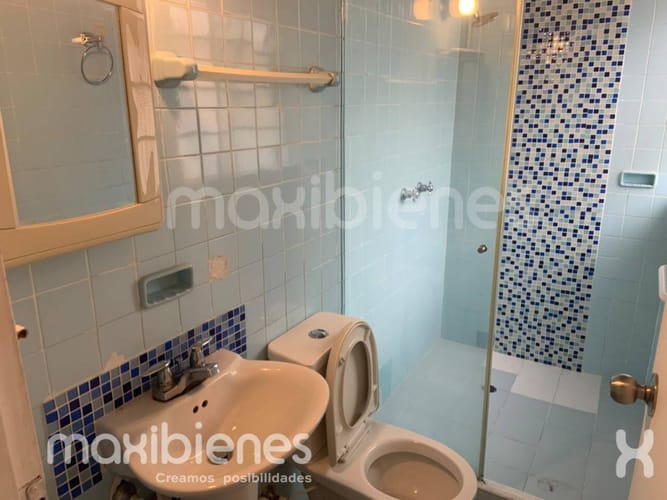 Apartamento de 7 alcobas en arriendo en Laureles, Medellín, 185 m² · foto 19 de 24